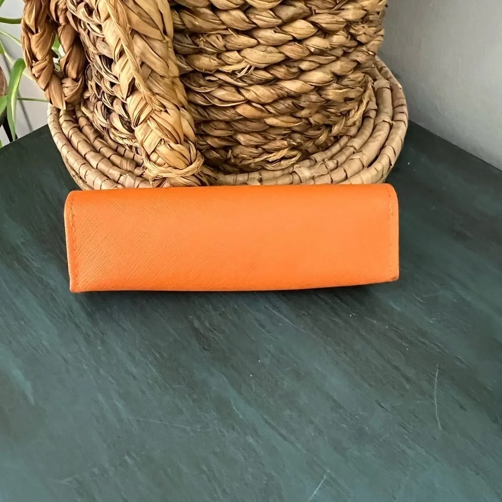 TORY BURCH Orange glasses small readers case.